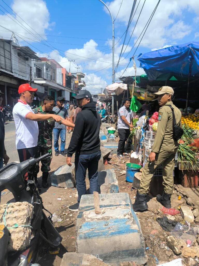 Penertiban Pedagang Pasar Waru