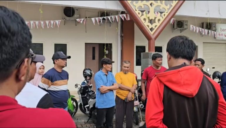 Bersih – Bersih Pasar Kolpajung